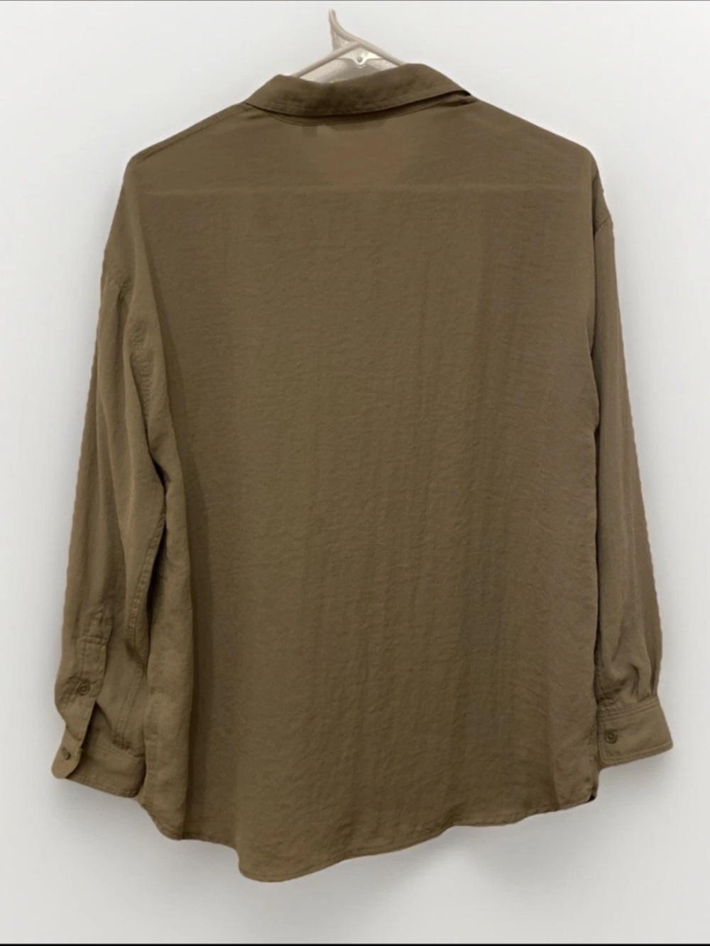 Uniqlo Lightweight Olive-Green Collared Semi-Sheer Travel Shirt - Picture 2 of 4
